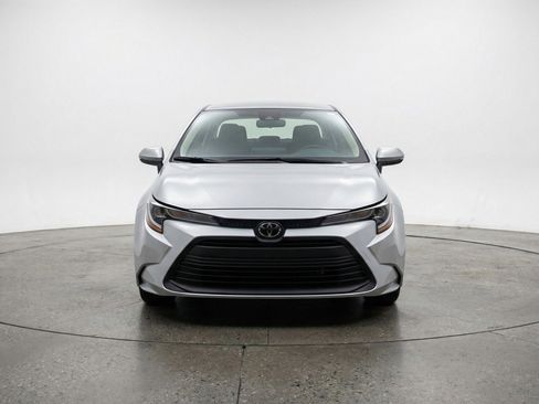 Used 2025 Toyota Corolla LE FWD image 2