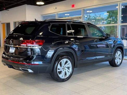Used 2023 Volkswagen Atlas SE w/ Panoramic Sunroof Package AWD/4WD image 12
