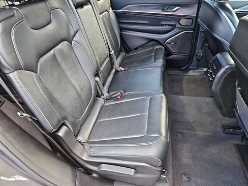 Used 2022 Jeep Grand Cherokee L Overland w/ Luxury Tech Group IV image 22