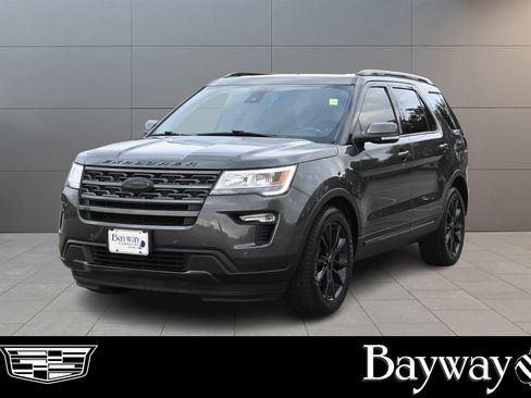 Used 2019 Ford Explorer XLT w/ Equipment Group 202A image 1