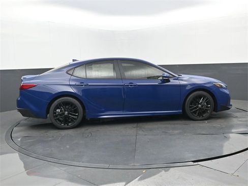 New 2026 Toyota Camry SE image 2