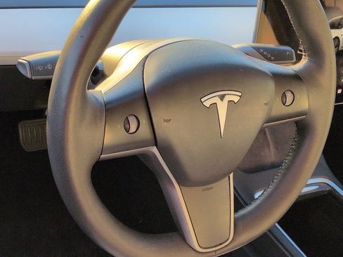 Used 2022 Tesla Model 3 image 10