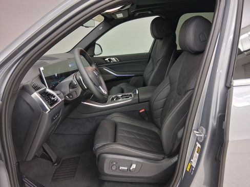 New 2026 BMW X5 xDrive50e w/ Premium Package AWD/4WD image 3