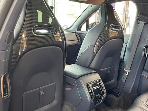 Used 2022 Aston Martin DBX AWD/4WD image 23