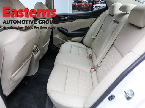 Used 2017 Nissan Maxima Platinum image 21