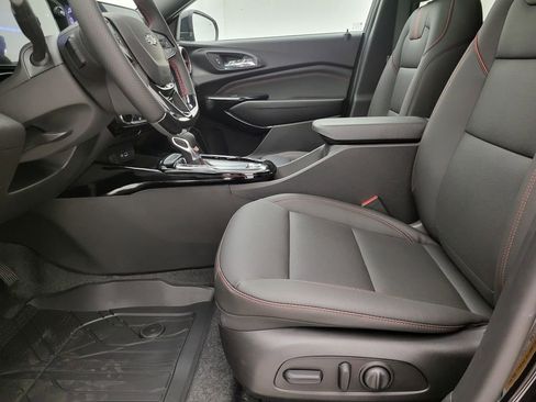 New 2026 Chevrolet Trax RS image 2