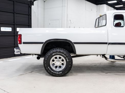 Used 1992 Dodge D/W Truck 250 AWD/4WD image 10