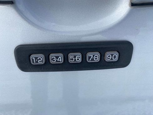 Used 2008 Mercury Mariner 4WD V6 image 10