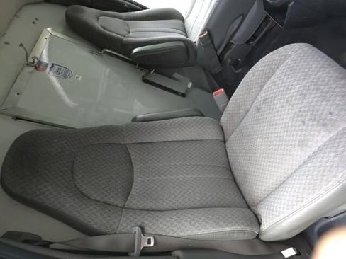 Used 2004 GMC Savana 3500 image 12