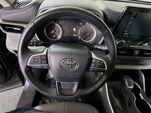 Used 2022 Toyota Highlander XLE image 20