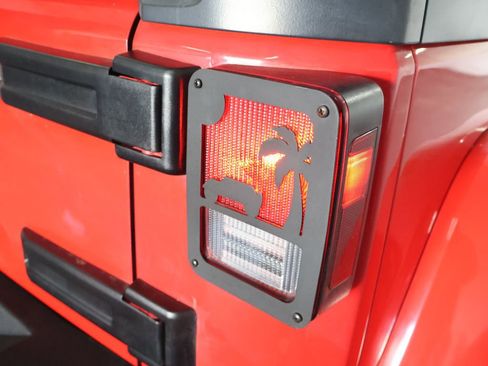 Used 2015 Jeep Wrangler Unlimited Sahara AWD/4WD image 28