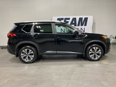 Used 2023 Nissan Rogue SV w/ SV Premium B Package image 8