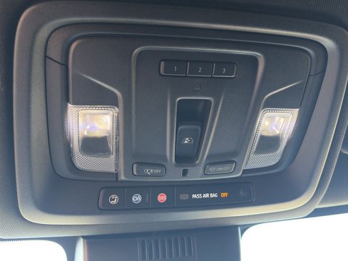 Used 2022 GMC Sierra 1500 AT4 w/ AT4 Premium Package AWD/4WD image 26