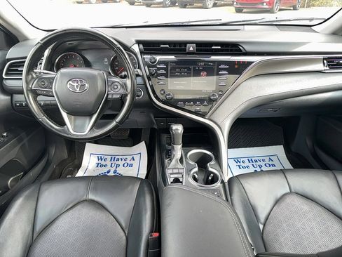 Used 2020 Toyota Camry XSE image 12