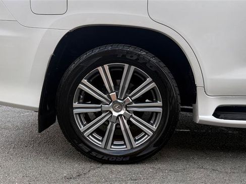 Used 2017 Lexus LX 570 4WD image 9