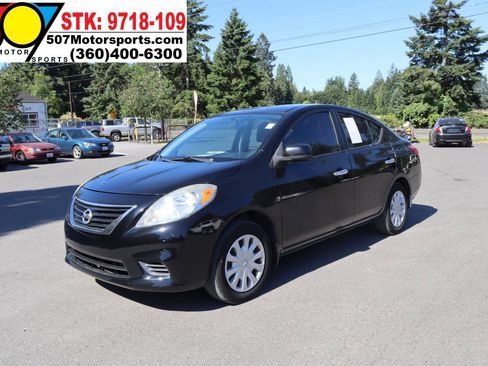 Used 2012 Nissan Versa SV w/ Convenience Pkg FWD image 2