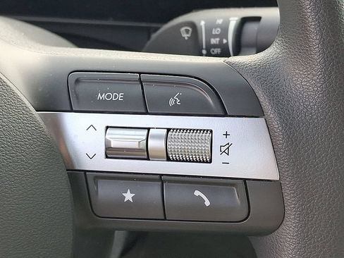 Used 2025 Hyundai Sonata SE FWD image 21