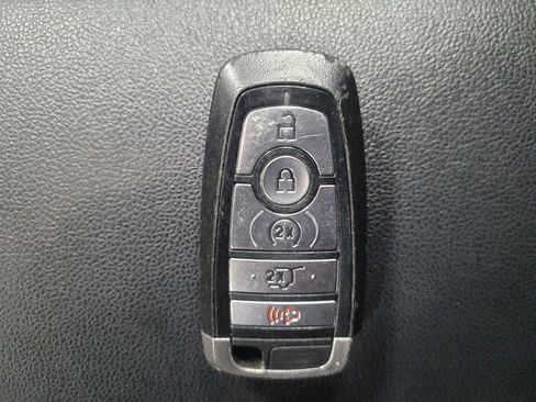 Used 2020 Ford Escape SEL image 32