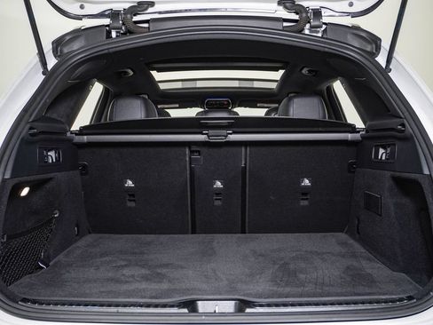 Used 2024 Mercedes-Benz GLC 300 4MATIC image 28