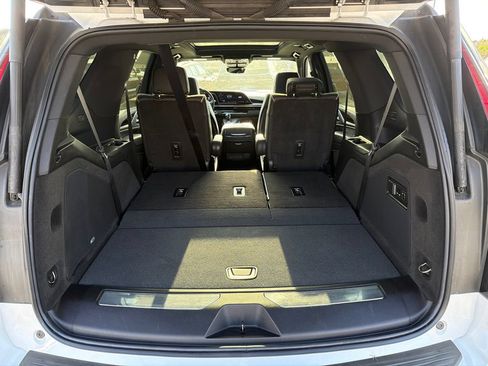 Used 2023 Cadillac Escalade Premium Luxury RWD image 18