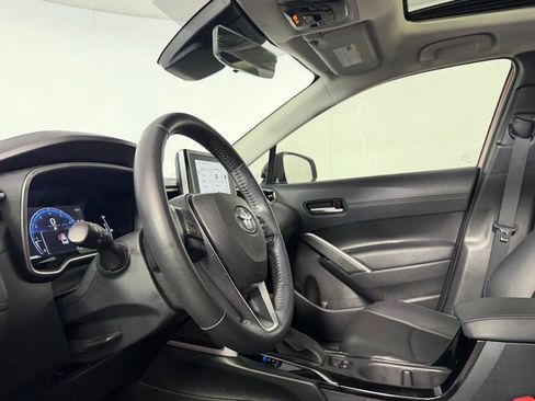 Used 2023 Toyota Corolla Cross XLE w/ Convenience Package FWD image 22