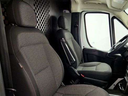 Used 2025 RAM ProMaster 2500 w/ U-Haul Equipment Group FWD image 25