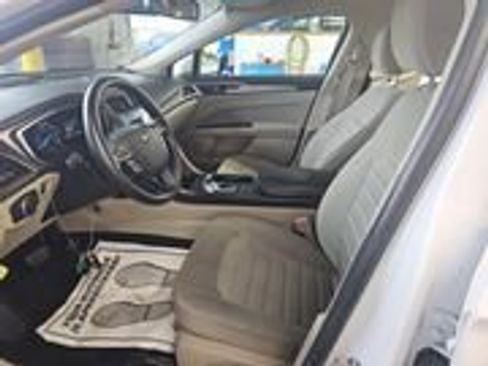 Used 2020 Ford Fusion SE w/ Fleet SE Value Package FWD image 4