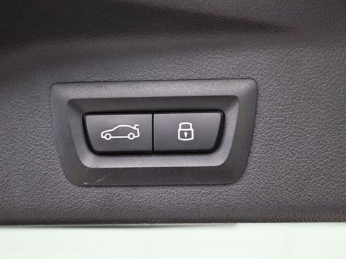 Used 2025 BMW X7 xDrive40i image 16