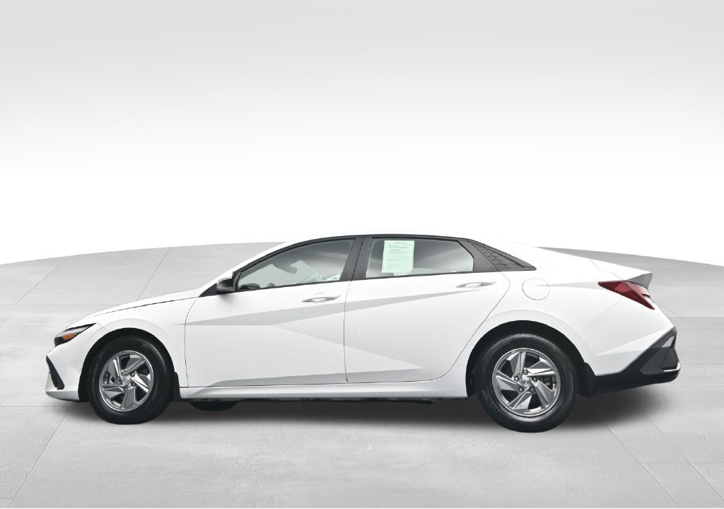 Used 2024 Hyundai Elantra SE FWD image 42