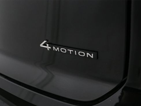 New 2026 Volkswagen Atlas Cross Sport SEL Premium R-Line image 12