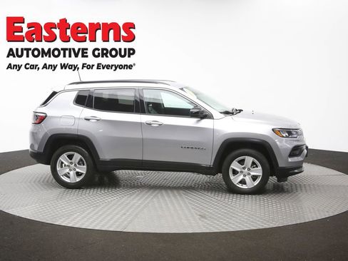 Used 2022 Jeep Compass Latitude w/ Convenience Group AWD/4WD image 45