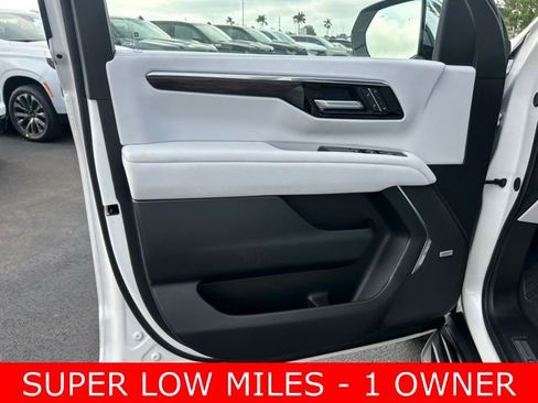 Used 2025 Chevrolet Tahoe Premier image 12