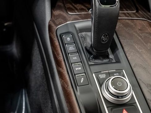 Used 2023 Maserati Levante GT AWD/4WD image 20