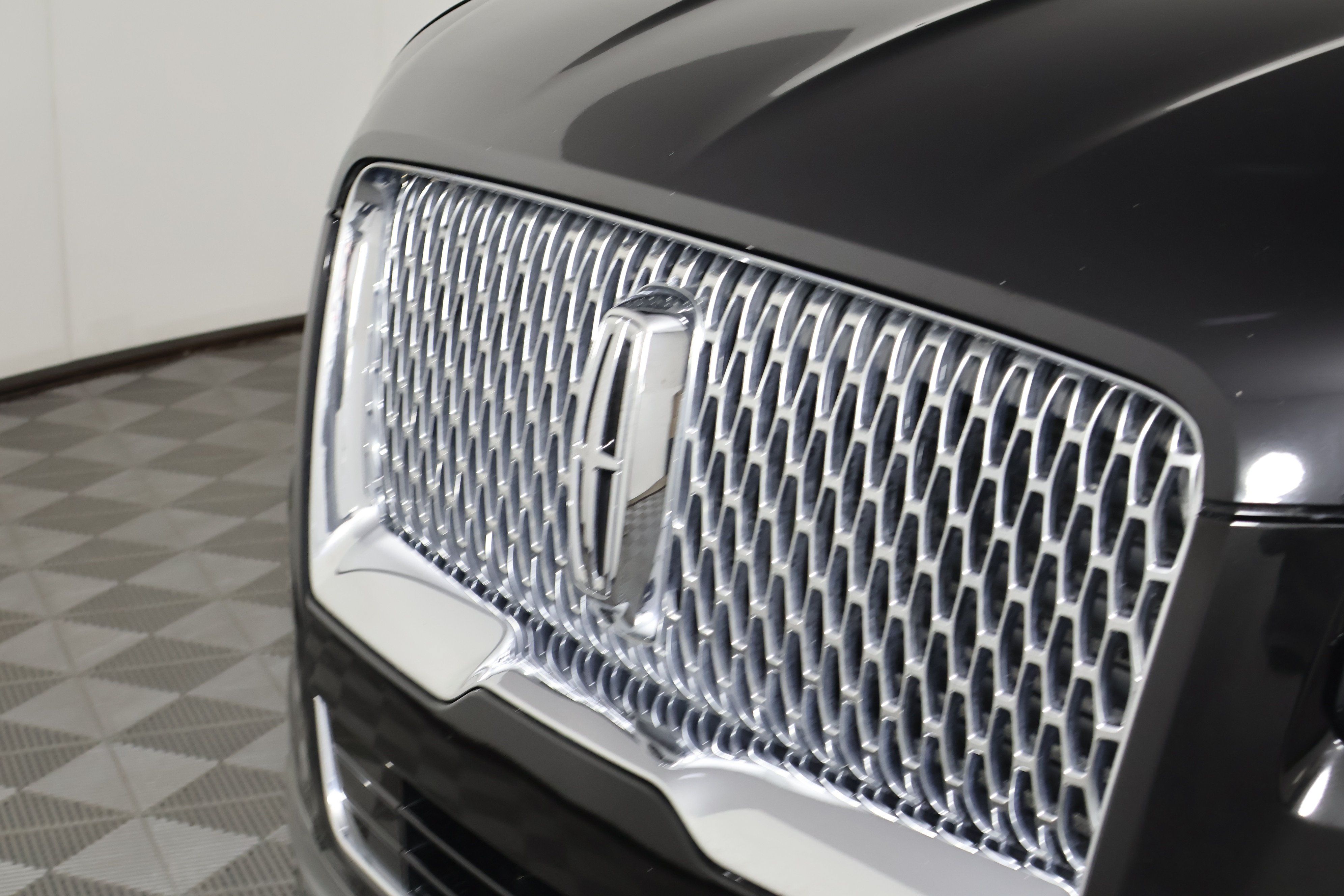 Used 2024 Lincoln Navigator Premiere AWD/4WD image 11