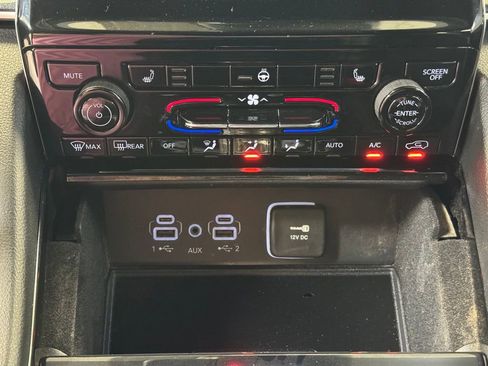 Used 2021 Jeep Grand Cherokee L Laredo AWD/4WD image 37