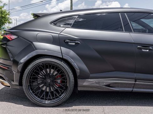 Used 2021 Lamborghini Urus AWD/4WD image 10