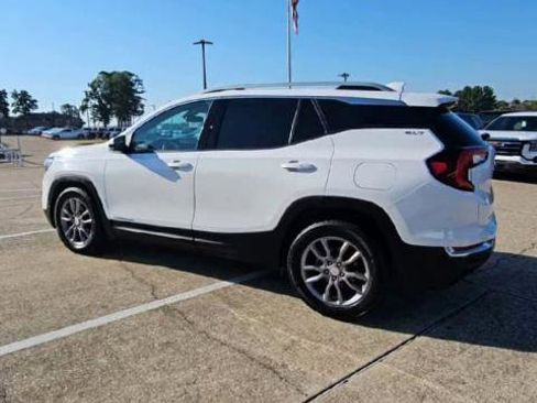 Certified 2024 GMC Terrain SLT image 6