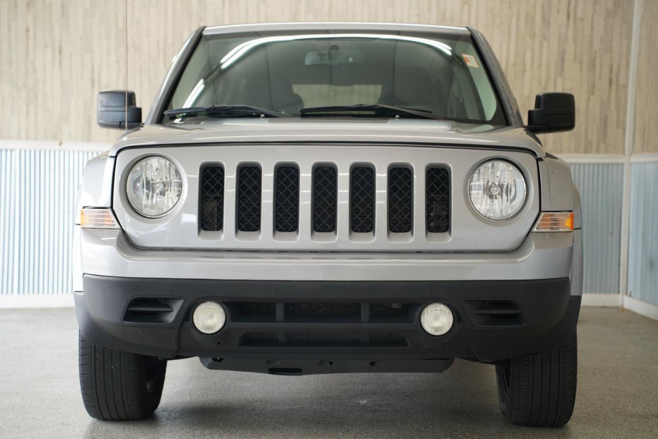 Used 2016 Jeep Patriot Sport w/ Power Value Group FWD image 3