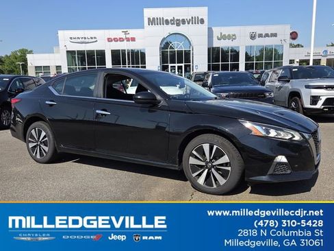 Used 2022 Nissan Altima 2.5 SV AWD/4WD image 1