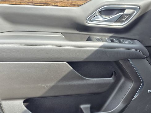 Used 2021 Chevrolet Tahoe Premier w/ Premium Package image 14