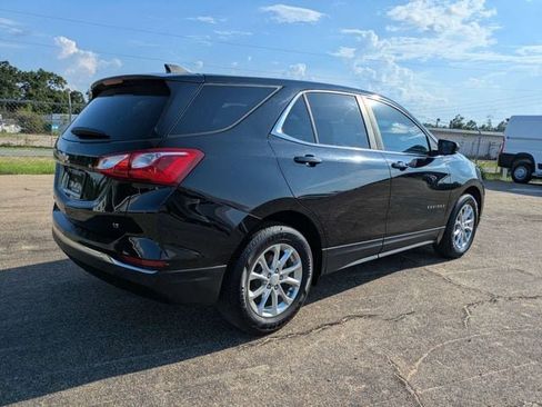 Used 2021 Chevrolet Equinox LT w/ Driver Convenience Package FWD image 4
