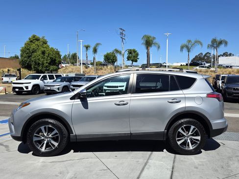 Used 2016 Toyota RAV4 XLE FWD image 2