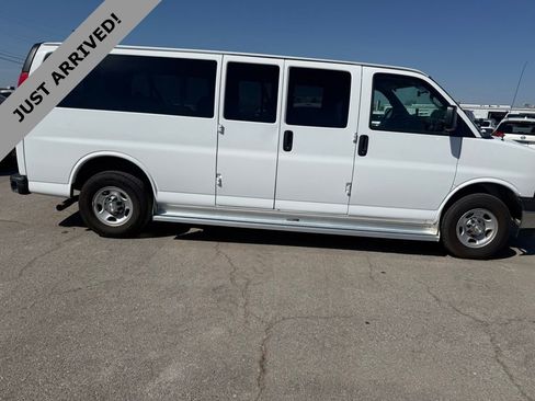 Used 2017 Chevrolet Express 3500 LT w/ LT Preferred Equipment Group image 4