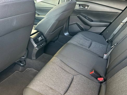Used 2025 Honda Accord SE image 12