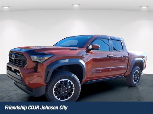Used 2025 Toyota Tacoma TRD Off-Road w/ TRD Off Road Premium Package image 1