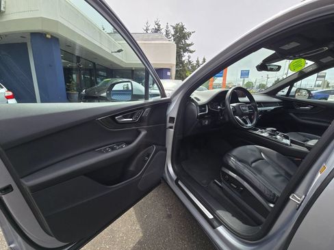 Used 2019 Audi Q7 3.0T Premium AWD/4WD image 23