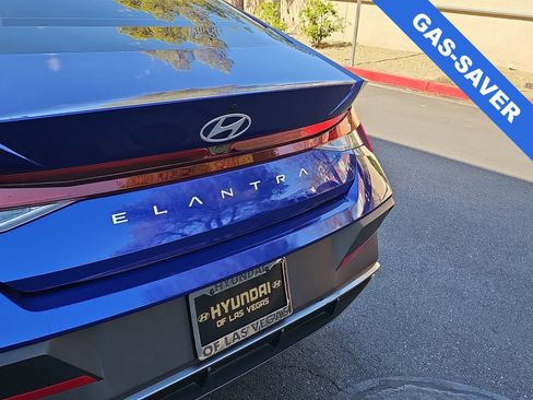 Used 2024 Hyundai Elantra SEL FWD image 11