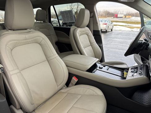 Used 2023 Lincoln Aviator Reserve w/ Equipment Group 201A image 30