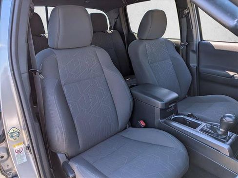 Used 2018 Toyota Tacoma TRD Sport RWD image 19