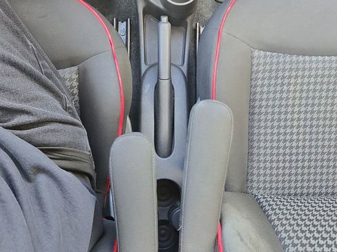 Used 2016 FIAT 500 Easy FWD image 21